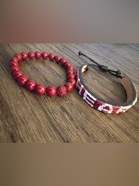 [KENDRA SCOTT X UBUNTU LIFE] Beaded “Heart” Leather Cuff + Round Beaded Bracelet